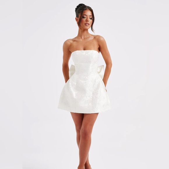 White Babyboo Mimi dress with bow. - Picture 4 of 5